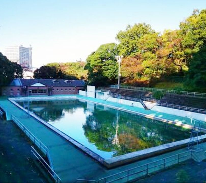 地元民に愛される歴史深い都会のプール♪　　「元町公園プール」